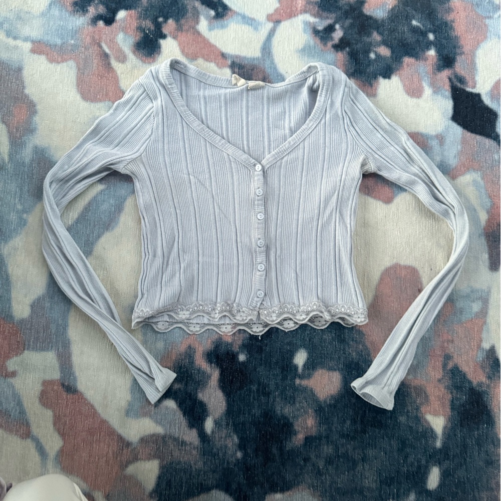 Sky and Sparrow Light Blue Long Sleeve Ribbed Button-Up Crop Top